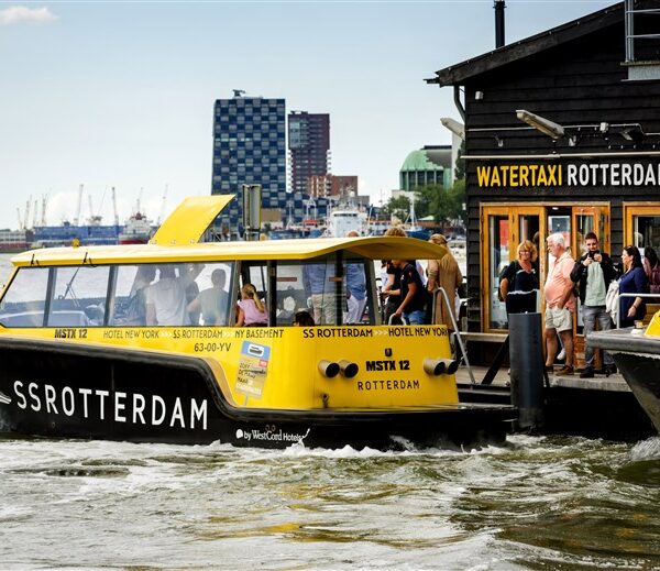 Amsterdam canal cruise