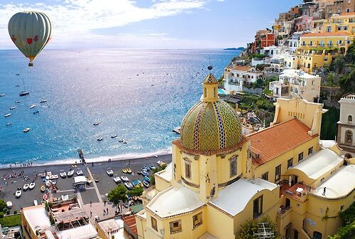 Hot air balloon over Positano town - Amalfi caost - Italy